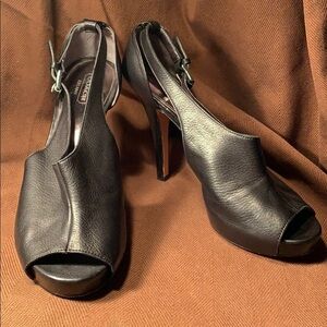 Coach soft glove leather heels worn once in EC